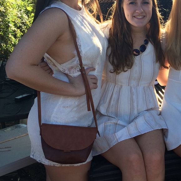 White lace dress with back cut out. - Picture 4 of 4